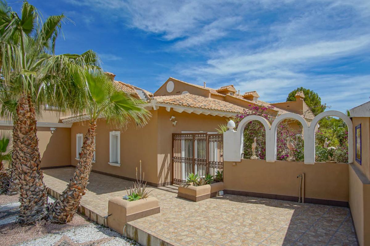 Villa en La Nucia, Alicante, España 8 dormitorios, 900 m2 No. 99310