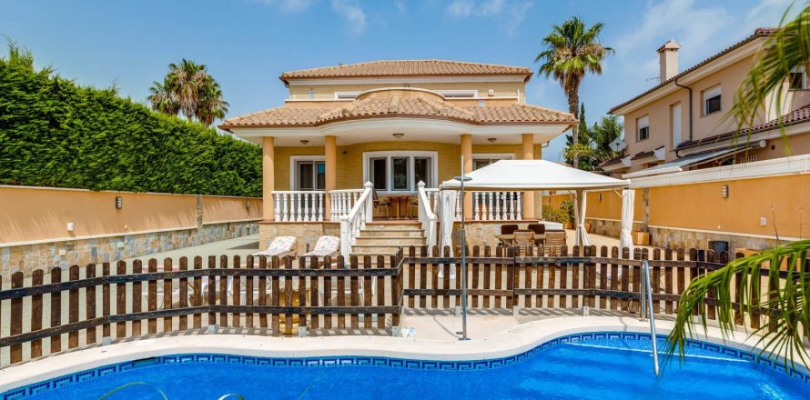 Villa San Javier, Murcia, Spain 4 bedrooms, 371 sq.m. No. 115297
