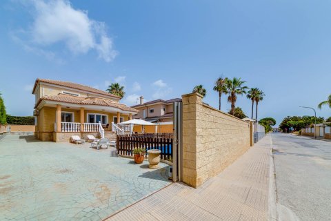 Villa for sale San Javier, Murcia, Spain 4 bedrooms, 371 sq.m. No. 115297 - photo 4