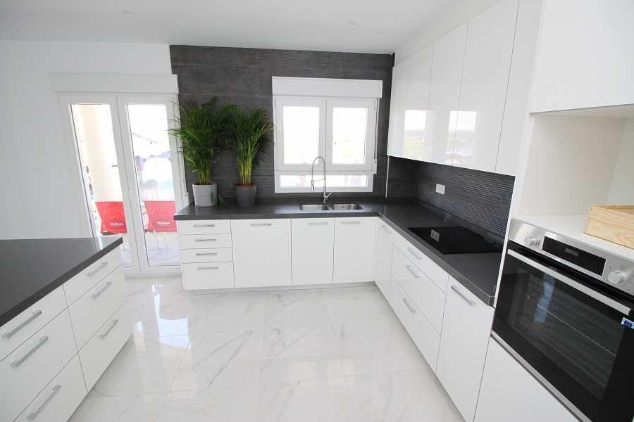 Huvila Pinoso, Alicante, Espanja 4 makuuhuonetta, 245 m2 No. 95007