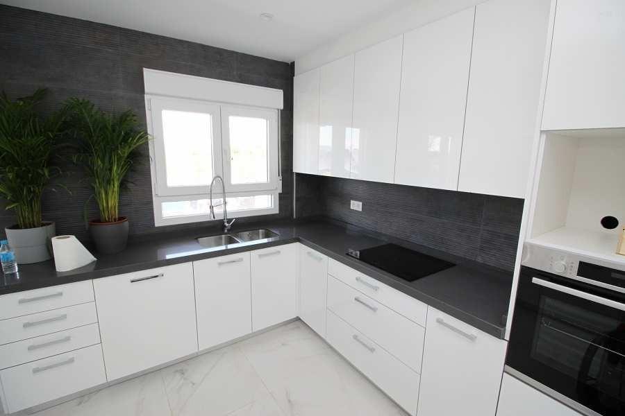 Huvila Pinoso, Alicante, Espanja 4 makuuhuonetta, 245 m2 No. 95007