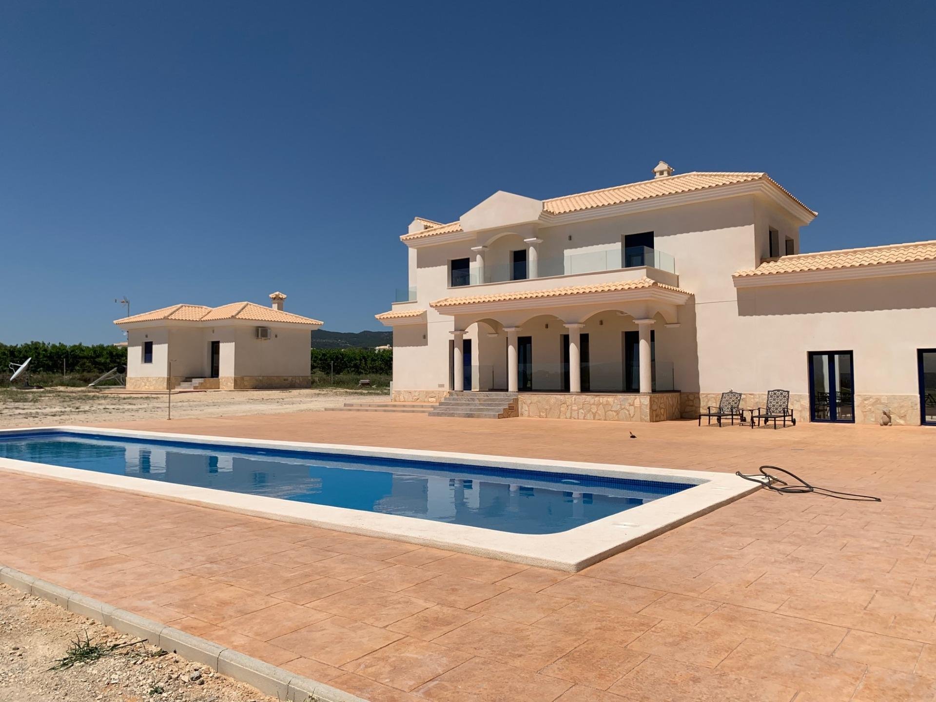 Huvila Pinoso, Alicante, Espanja 4 makuuhuonetta, 245 m2 No. 95007