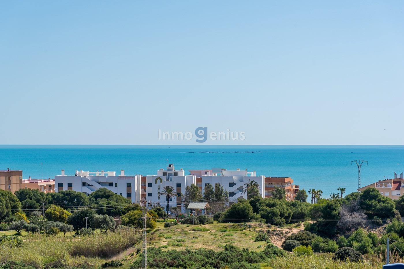 Bungalow i Guardamar del Segura, Alicante, Spanien 3 sovrum, 156 kvm. Nr. 81542