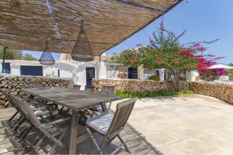 House for sale Sant Lluis, Menorca, Spain 4 bedrooms, 335 sq.m. No. 113581 - photo 8