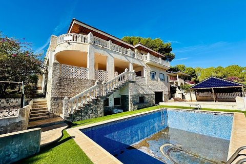 Huvila myytävänä Dehesa De Campoamor, Alicante, Espanja, 10 makuuhuonetta, 800 m2 No. 111200 - kuva 1