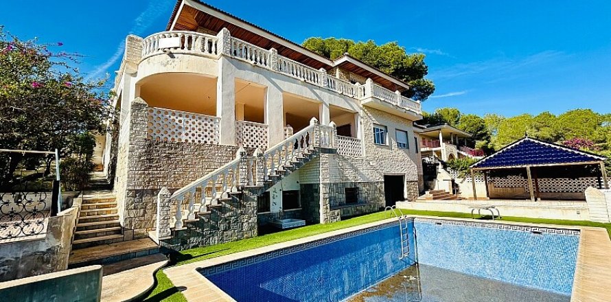 Huvila Dehesa De Campoamor, Alicante, Espanja 10 makuuhuonetta, 800 m2 No. 111200