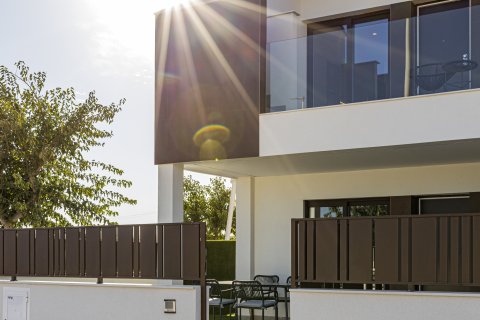 Wohnung zum Verkauf Pilar de la Horadada, Alicante, Spanien 2 Schlafzimmer, 80 m2 Nr. 110528 - Foto 1