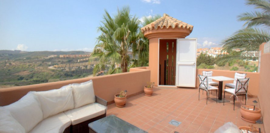 Penthouse Manilva, Malaga, Spain 3 bedrooms, 150 sq.m. No. 109638