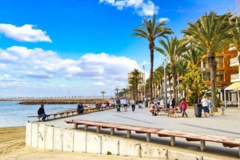 Lägenhet till salu Torrevieja, Alicante, Spanien 3 sovrum, 96 kvm. Nr. 112746 - foto 17