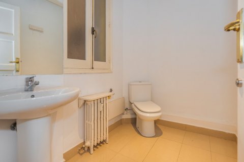 Appartamento in vendita Madrid, Spagna 4 camere da letto, 250 mq. N° 108152 - foto 27