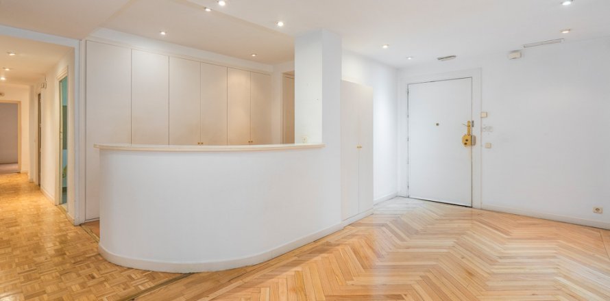 Appartamento Madrid, Spagna 4 camere da letto, 250 mq. N° 108152