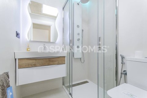 Huoneisto myytävänä Torrevieja, Alicante, Espanja, 2 makuuhuonetta, 63 m2 No. 48778 - kuva 29