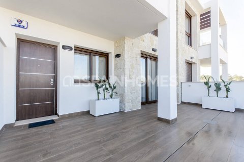 Huoneisto myytävänä Torrevieja, Alicante, Espanja, 2 makuuhuonetta, 63 m2 No. 48778 - kuva 4