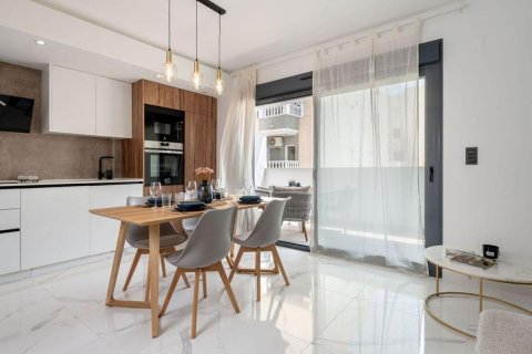 Dzīvoklis pārdošanā Torrevieja, Alicante, Spānijā 90 m2 Nr. 109184 - attēls 1