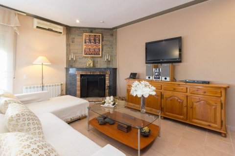 House for sale Calafell, Tarragona, Spain 4 bedrooms, 187 sq.m. No. 21564 - photo 8