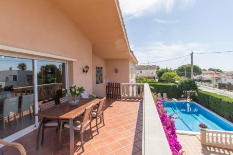 House for sale Calafell, Tarragona, Spain 4 bedrooms, 187 sq.m. No. 21564 - photo 23