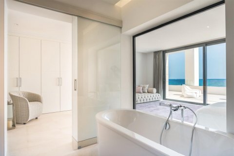 House for sale Estepona, Malaga, Spain 12 bedrooms, 2513 sq.m. No. 22831 - photo 2