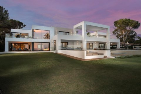 House for sale Estepona, Malaga, Spain 12 bedrooms, 2513 sq.m. No. 22831 - photo 3