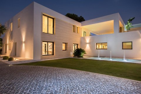House for sale Estepona, Malaga, Spain 12 bedrooms, 2513 sq.m. No. 22831 - photo 20