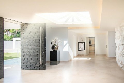 House for sale Estepona, Malaga, Spain 12 bedrooms, 2513 sq.m. No. 22831 - photo 7