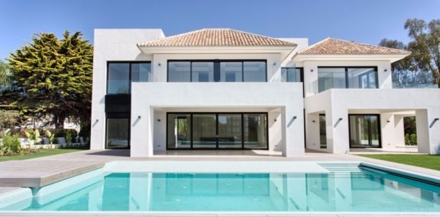 Māja Estepona, Malaga, Spānijā 5 istabas, 804 m2 Nr. 23154