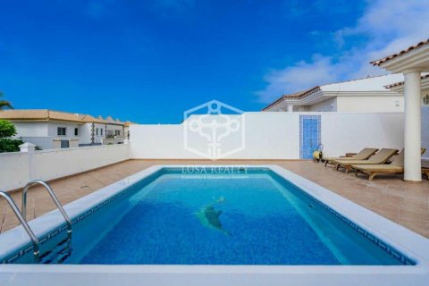 Villa à vendre Adeje, Tenerife, Espagne, 3 chambres, 145 m2 No. 111098 - photo 5