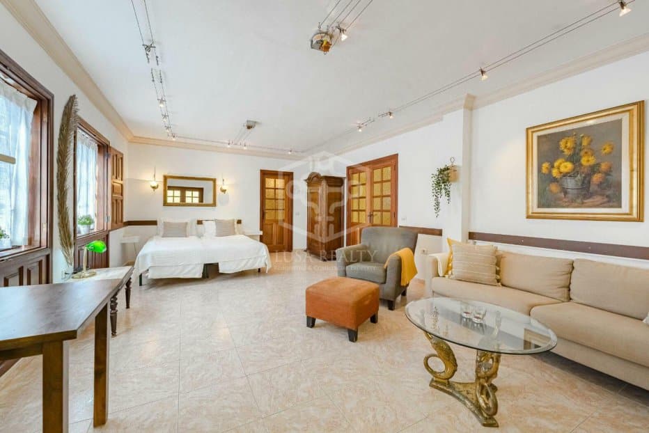 Liikekiinteistö Guia de Isora, Tenerife, Espanja 5 makuuhuonetta, 368 m2 No. 111085