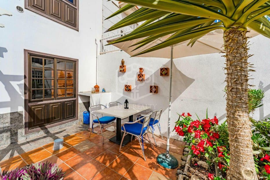 Liikekiinteistö Guia de Isora, Tenerife, Espanja 5 makuuhuonetta, 368 m2 No. 111085
