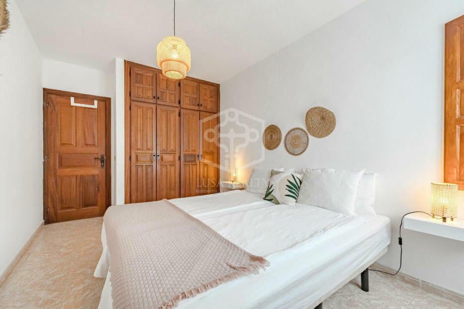 Liikekiinteistö Guia de Isora, Tenerife, Espanja 5 makuuhuonetta, 368 m2 No. 111085