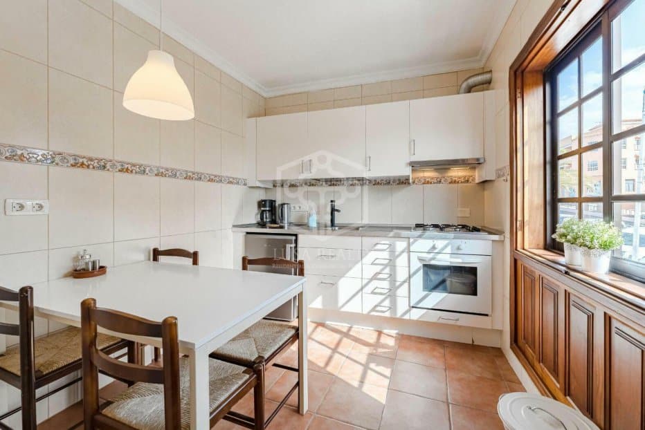 Liikekiinteistö Guia de Isora, Tenerife, Espanja 5 makuuhuonetta, 368 m2 No. 111085