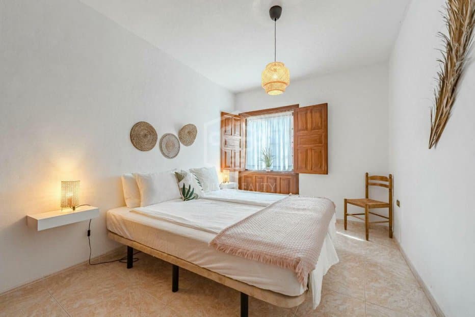 Liikekiinteistö Guia de Isora, Tenerife, Espanja 5 makuuhuonetta, 368 m2 No. 111085
