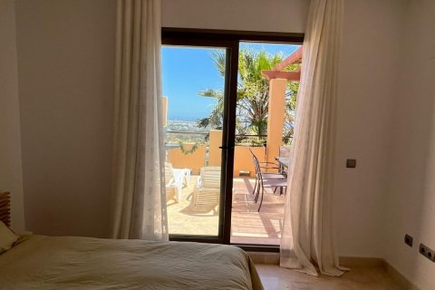 Penthouse for rent Benahavis, Malaga, Spain 2 bedrooms, 140 sq.m. No. 117532 - photo 9