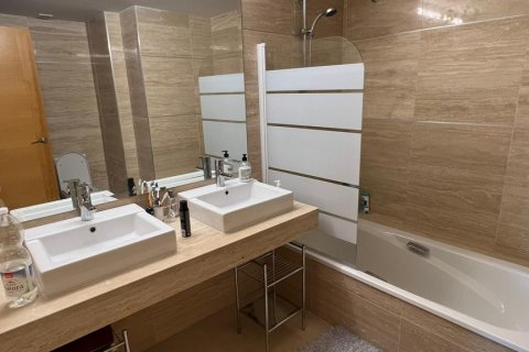 Penthouse for rent Benahavis, Malaga, Spain 2 bedrooms, 140 sq.m. No. 117532 - photo 11