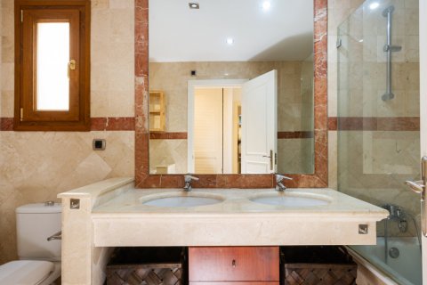 Apartment for sale Marbella, Malaga, Spain 3 bedrooms, 136 sq.m. No. 117534 - photo 12