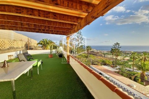 Villa till salu i Guia de Isora, Tenerife, Spanien 9 sovrum, 380 kvm. Nr. 94488 - foto 17