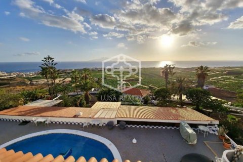 Huvila myytävänä Guia de Isora, Tenerife, Espanja, 9 makuuhuonetta, 380 m2 No. 94488 - kuva 1