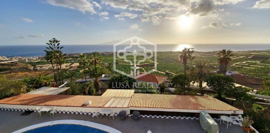 Huvila Guia de Isora, Tenerife, Espanja 9 makuuhuonetta, 380 m2 No. 94488