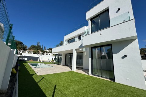 Продажа виллы Эстепона, Малага, Испания 4 спальни, 412м2 №117684 - фото 3