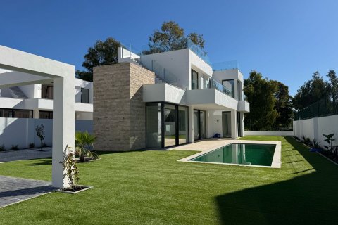 Продажа виллы Эстепона, Малага, Испания 4 спальни, 412м2 №117684 - фото 5