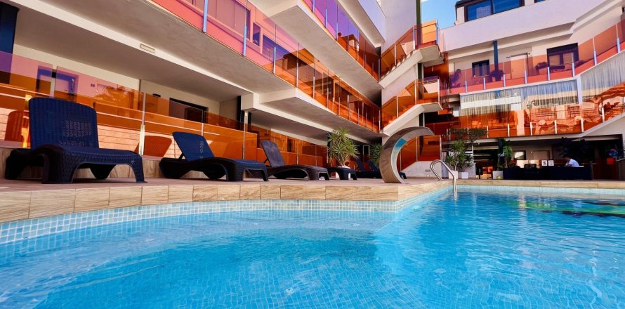 Apartment Torrevieja, Alicante, Espagne 2 chambres, 90 m2 No. 115424