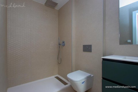 Kaupunkipientalo myytävänä Alicante, Espanja, 3 makuuhuonetta, 130 m2 No. 104845 - kuva 11