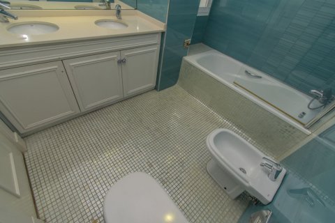 Продажа квартиры в Нуэва Андалусия, Малага, Испания 3 спальни, 127м2 №117680 - фото 27