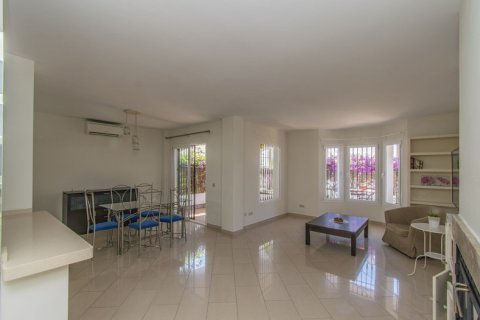 Продажа квартиры в Нуэва Андалусия, Малага, Испания 3 спальни, 127м2 №117680 - фото 7