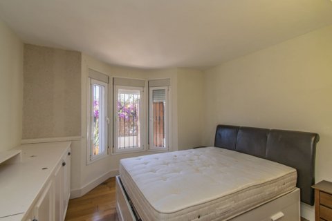 Продажа квартиры в Нуэва Андалусия, Малага, Испания 3 спальни, 127м2 №117680 - фото 2