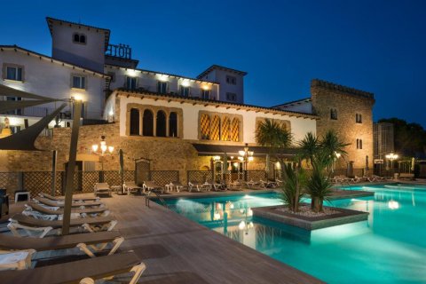 Commercial property for sale Empuriabrava, Girona, Spain 6515 sq.m. No. 35365 - photo 2