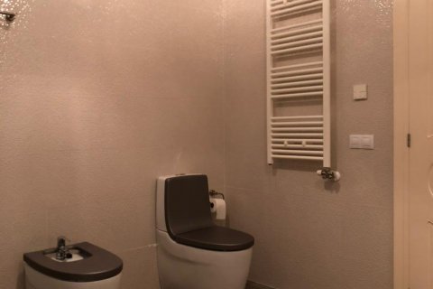 Talo myytävänä Lloret de Mar, Girona, Espanja, 4 makuuhuonetta, 330 m2 No. 23016 - kuva 18