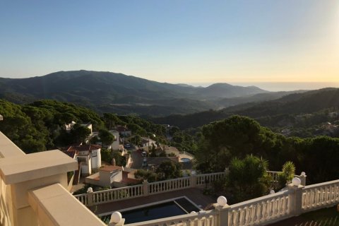 Talo myytävänä Lloret de Mar, Girona, Espanja, 4 makuuhuonetta, 330 m2 No. 23016 - kuva 3