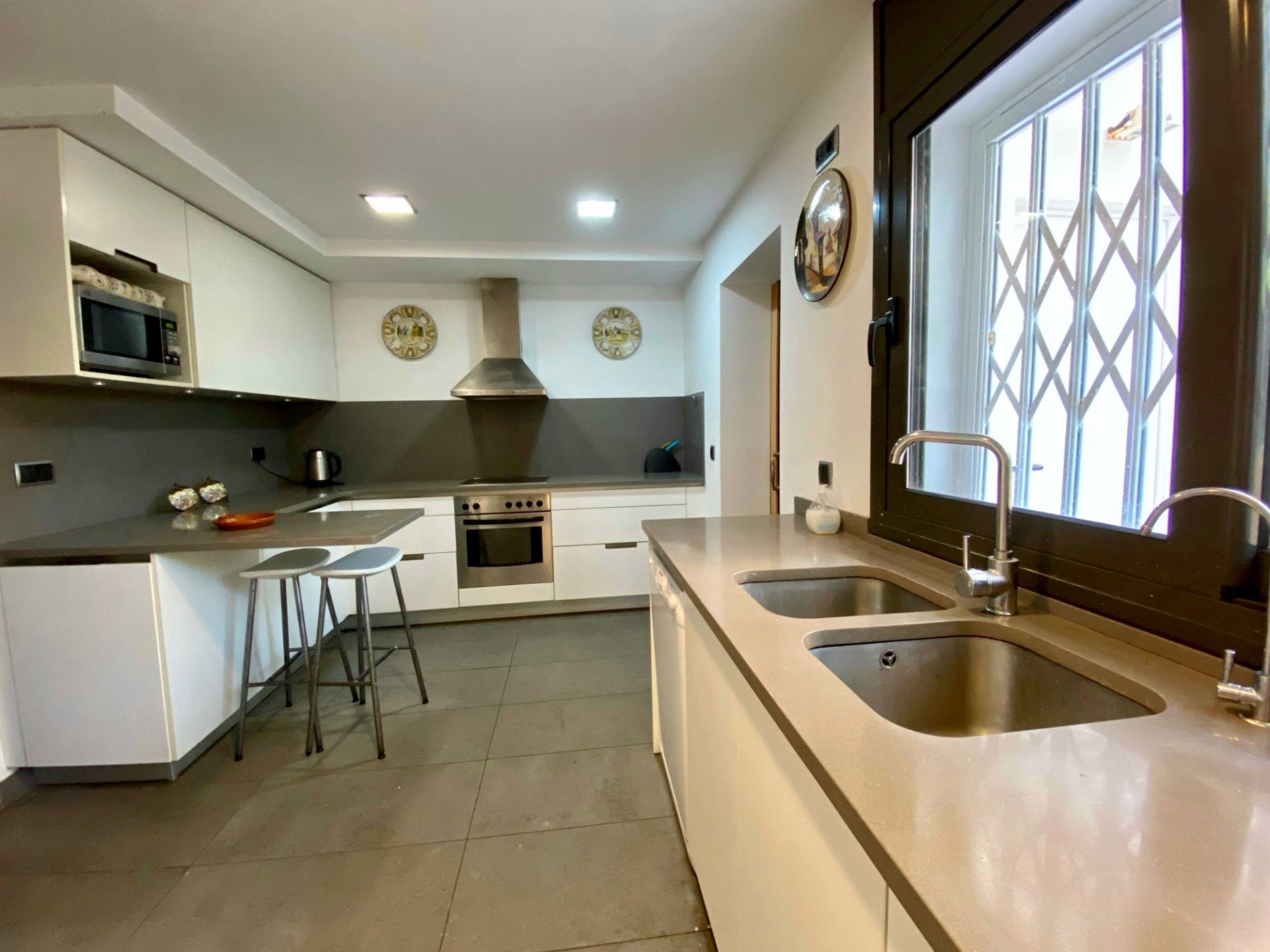 Casa a Lloret de Mar, Girona, Spagna 5 camere da letto, 269 mq. N° 23008