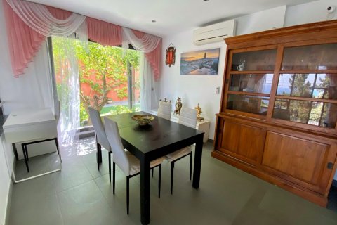 Hus till salu Lloret de Mar, Girona, Spanien 5 sovrum, 269 kvm. Nr. 23008 - foto 4