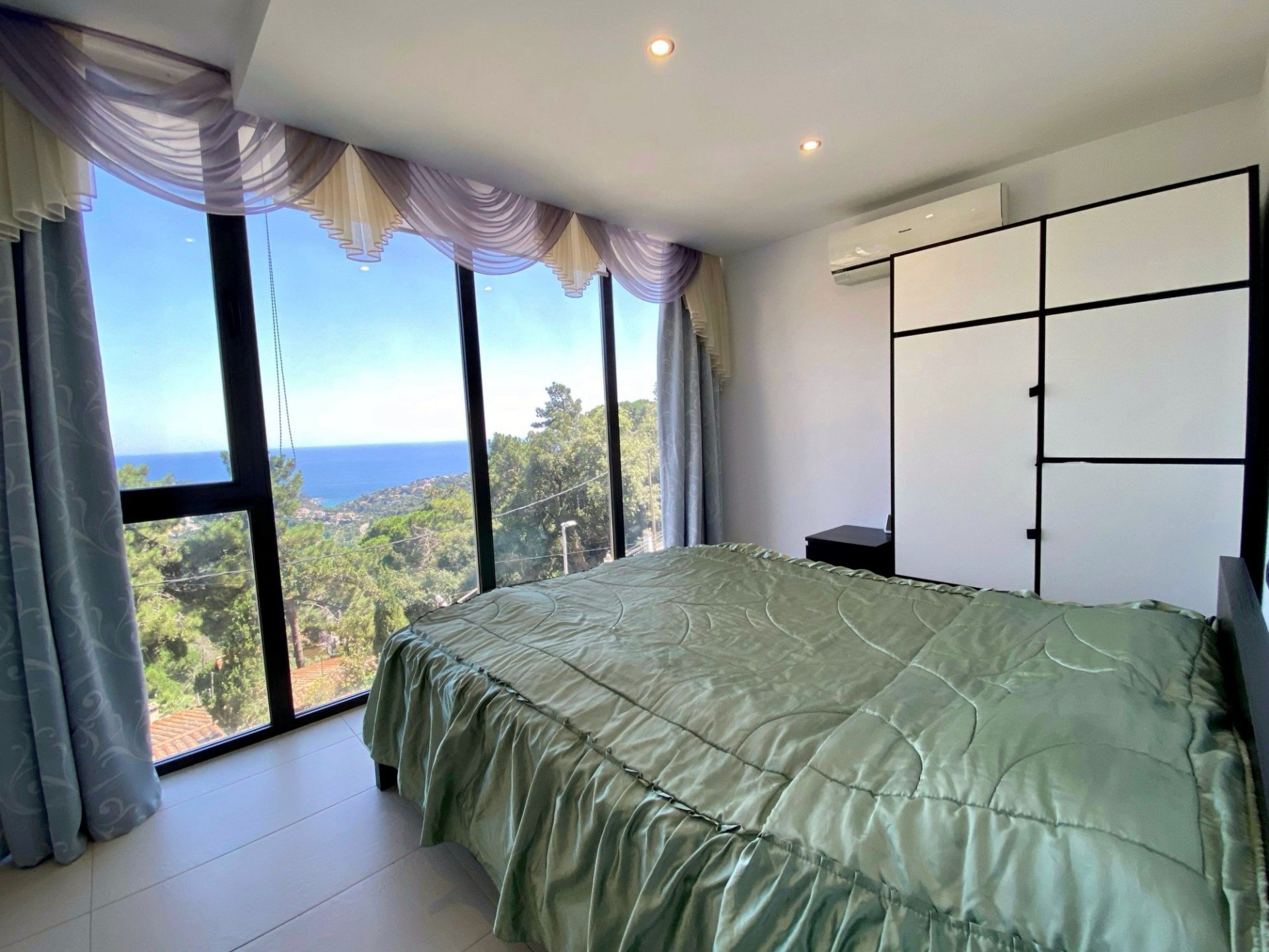 Casa a Lloret de Mar, Girona, Spagna 5 camere da letto, 269 mq. N° 23008